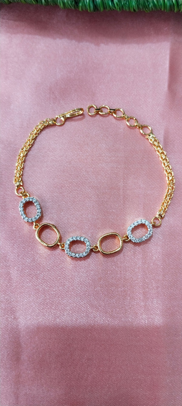 Gold bracelet with AD stones