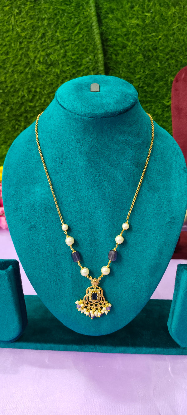 Lavender colour pulse beads with beads pendant with no earrings