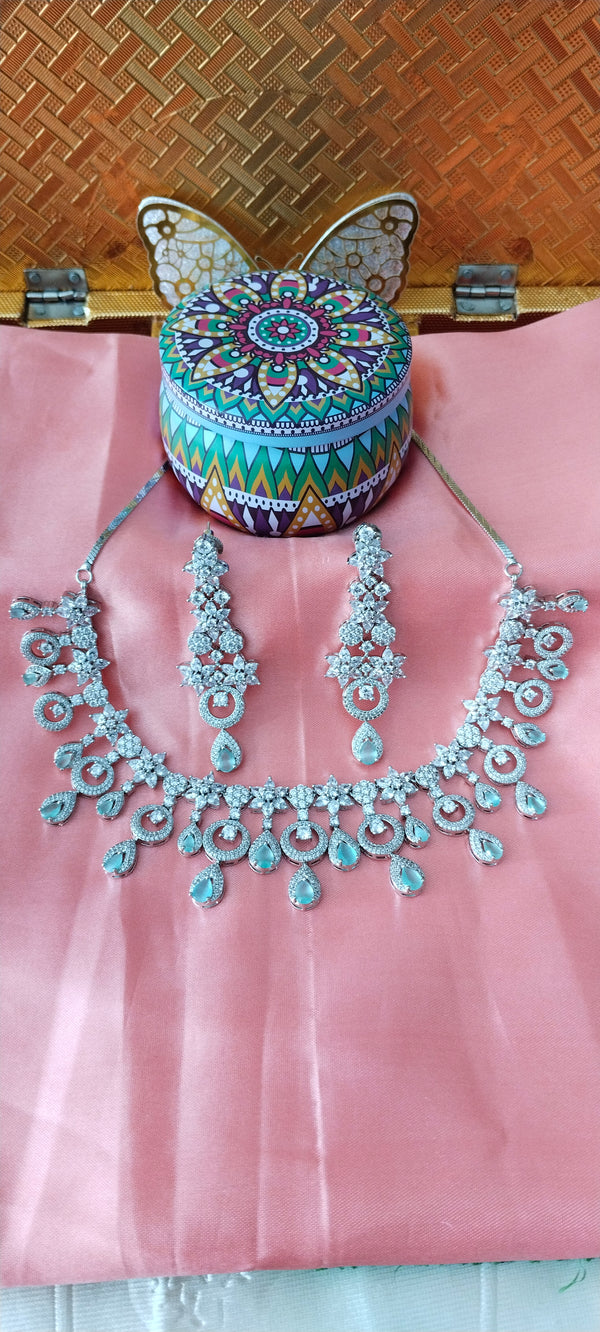 Versatile Fashion Piece contemporary design necklace