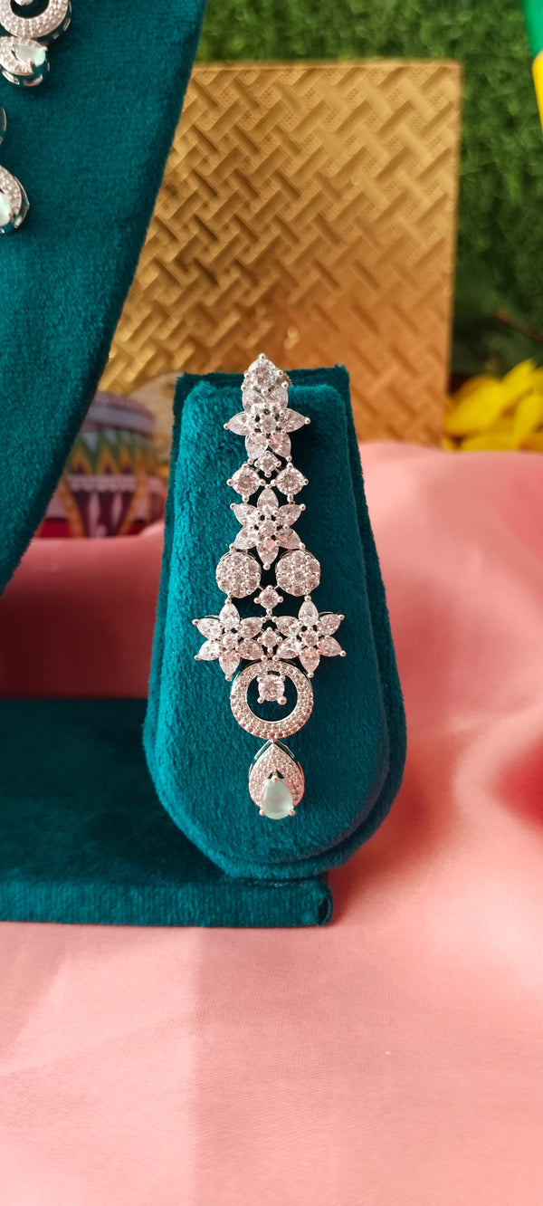 Versatile Fashion Piece contemporary design necklace