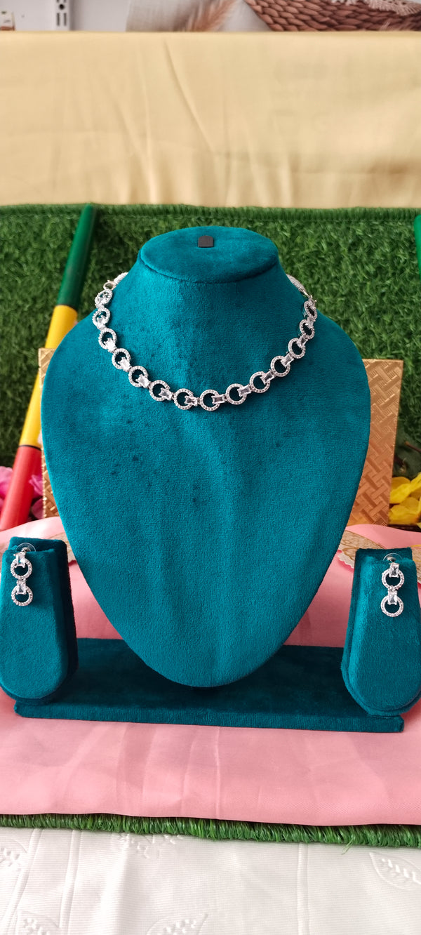 Silver cz white stone elevate necklace