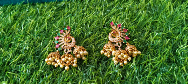 TanivkaaMulticolor Peacockearings with three buttas