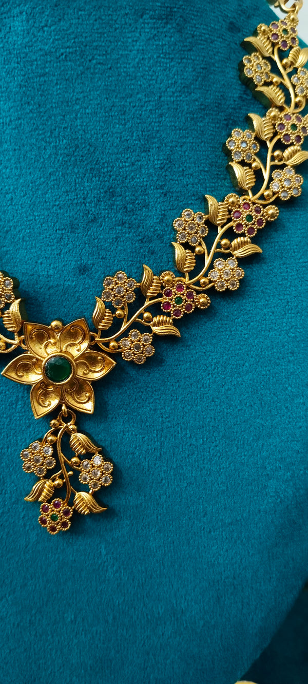 New Trendy Flower Leafs Nacklace