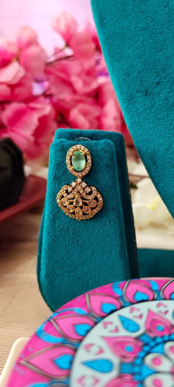 Victorian Kante model necklace combines regal charm with modern brilliance