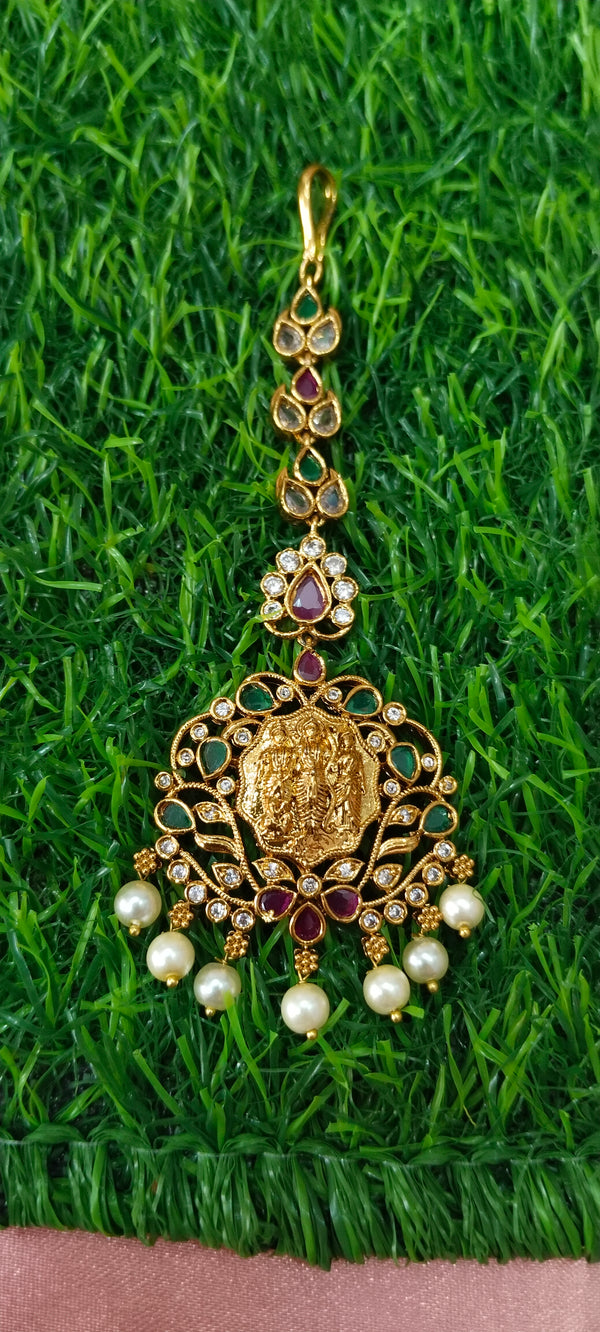 Traditional bridal maang tikka