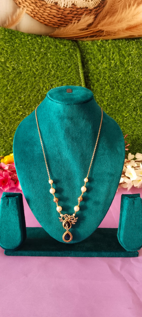 Violet stone pendant with pulse beads no earrings