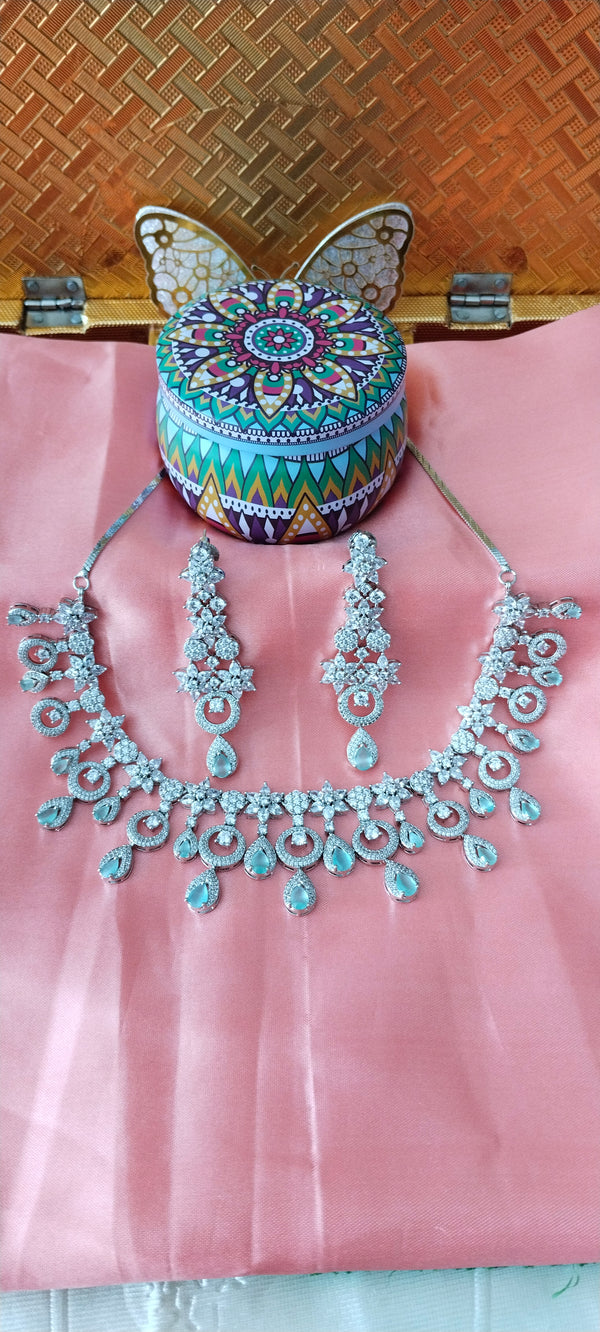 Versatile Fashion Piece contemporary design necklace